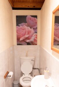Rose Water Lodge Bathrooms